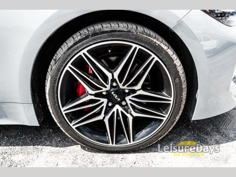 2023 Kia Stinger - Image 8 of 14