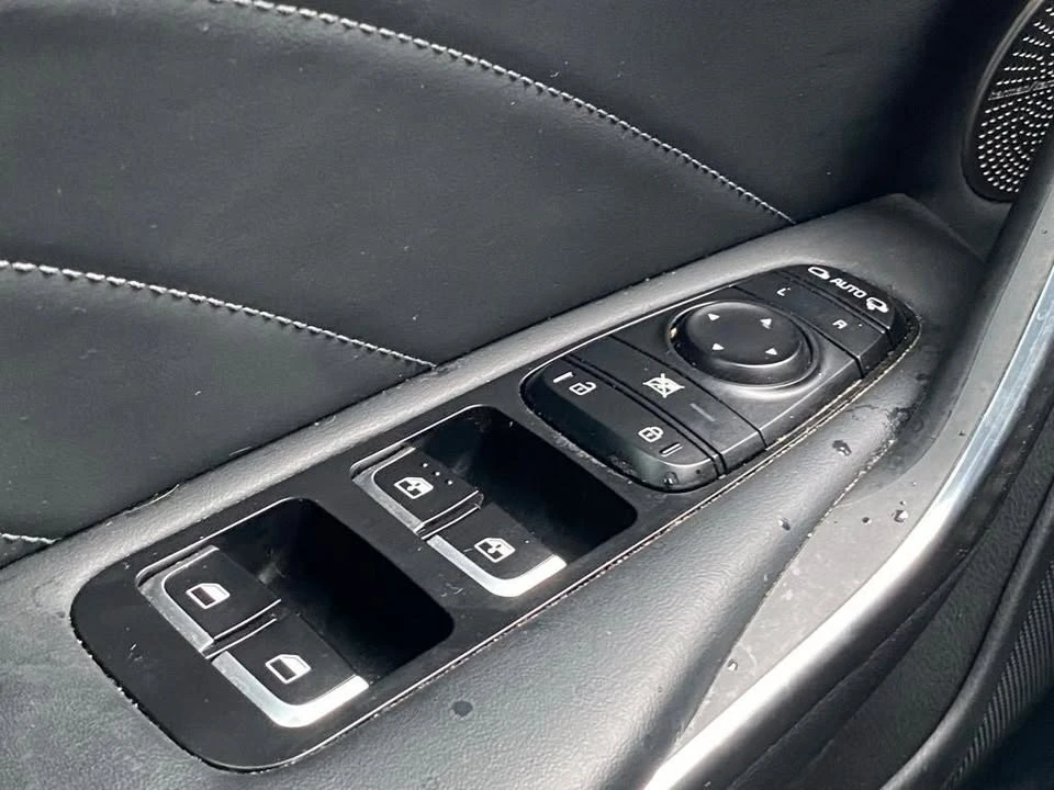 2023 Kia Stinger - Image 18 of 19