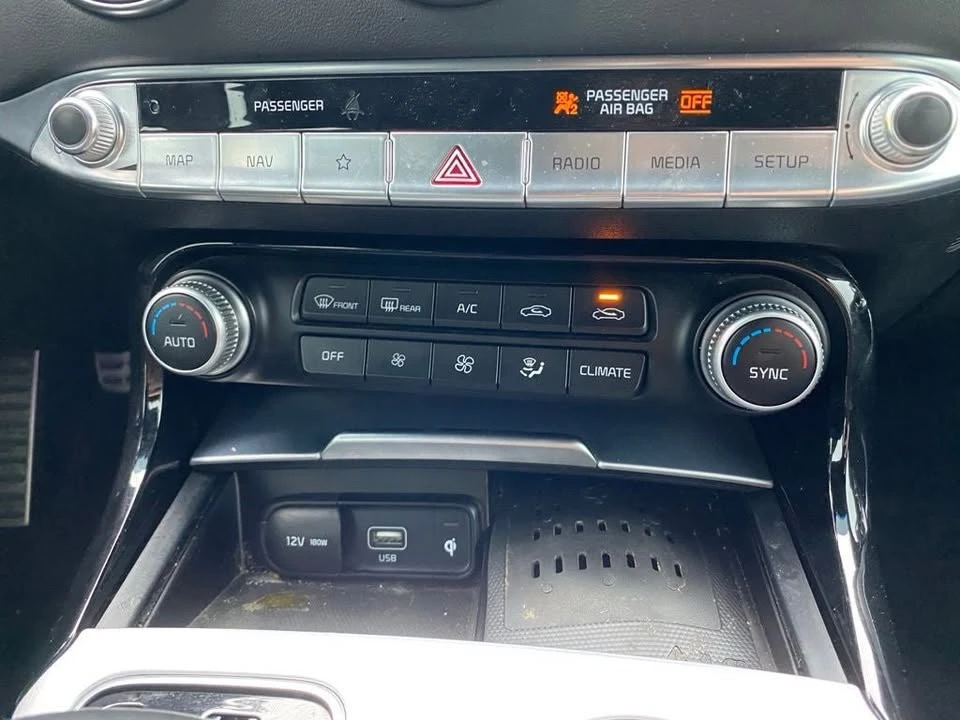 2023 Kia Stinger - Image 13 of 19