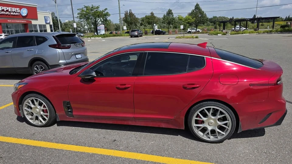 2023 Kia Stinger - Image 2 of 5