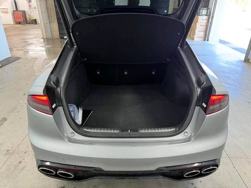 2023 Kia Stinger - Image 6 of 10