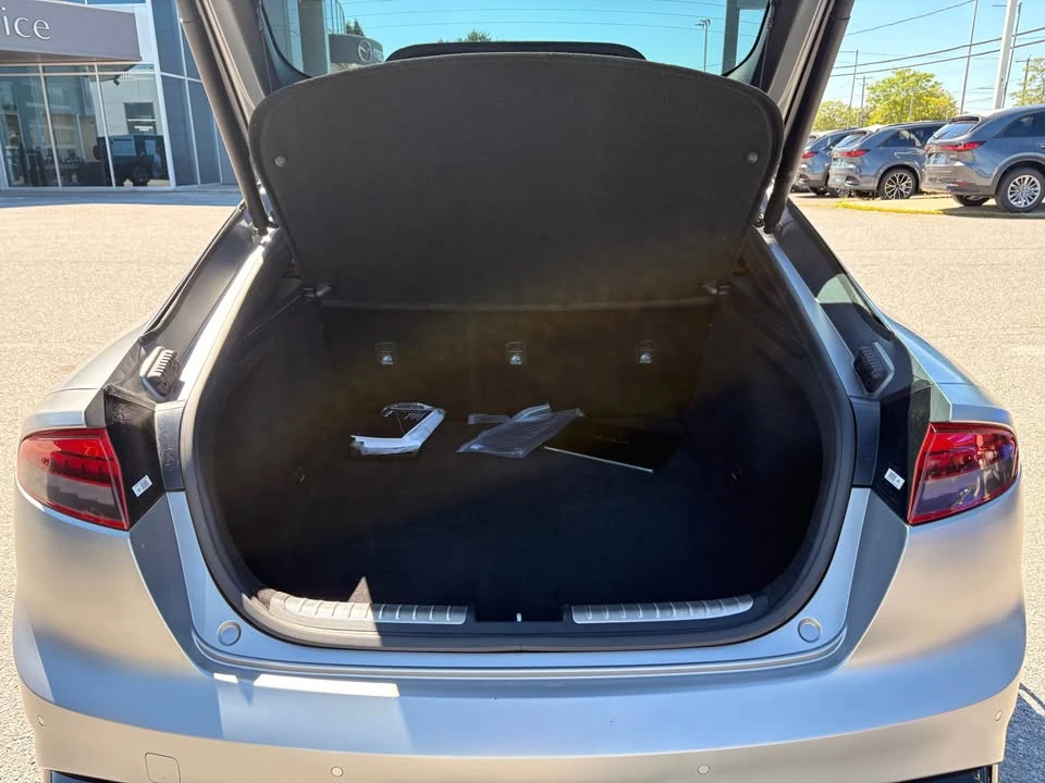 2023 Kia Stinger - Image 10 of 15