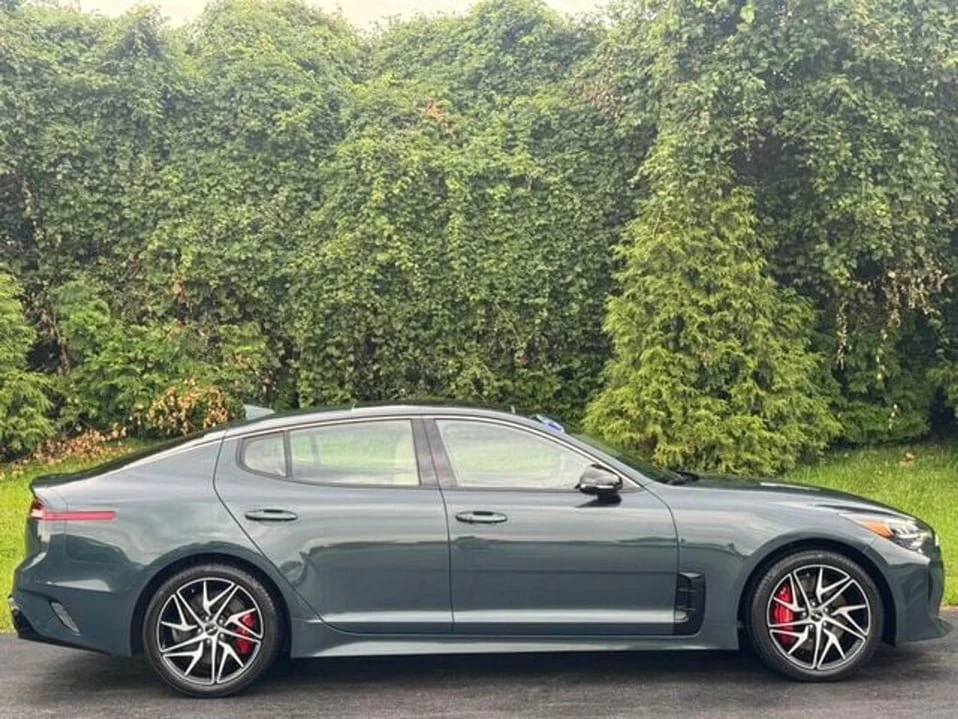 2023 Kia Stinger - Image 11 of 20