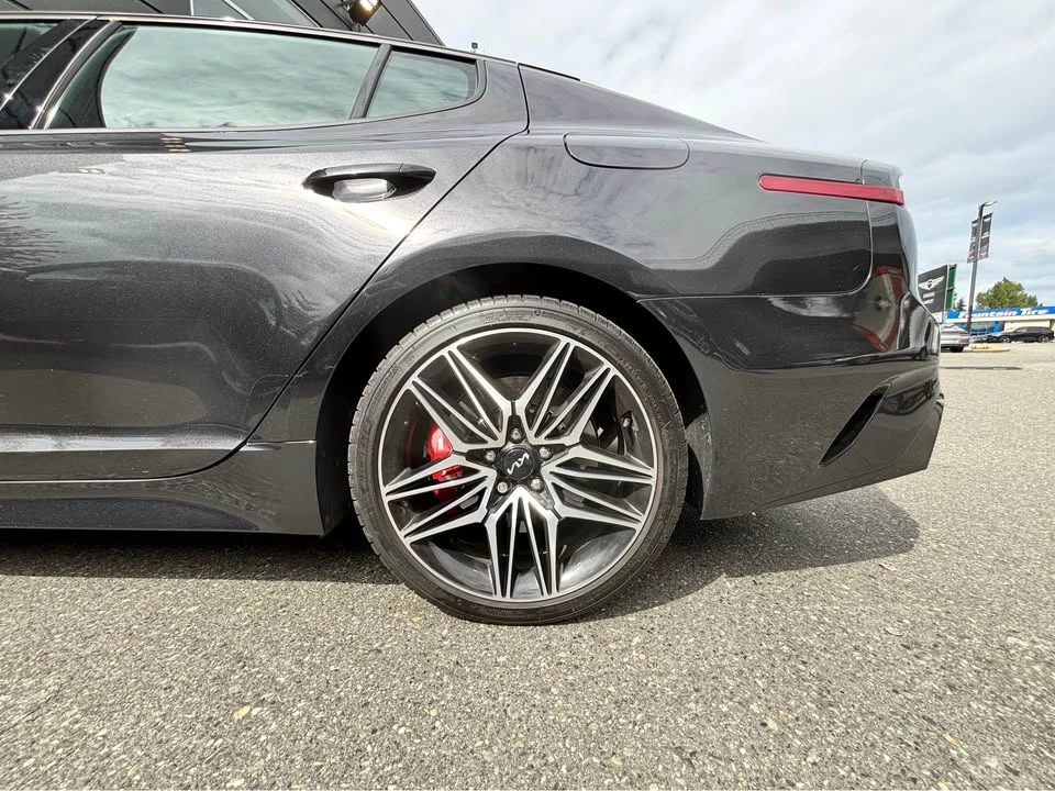 2023 Kia Stinger - Image 7 of 9