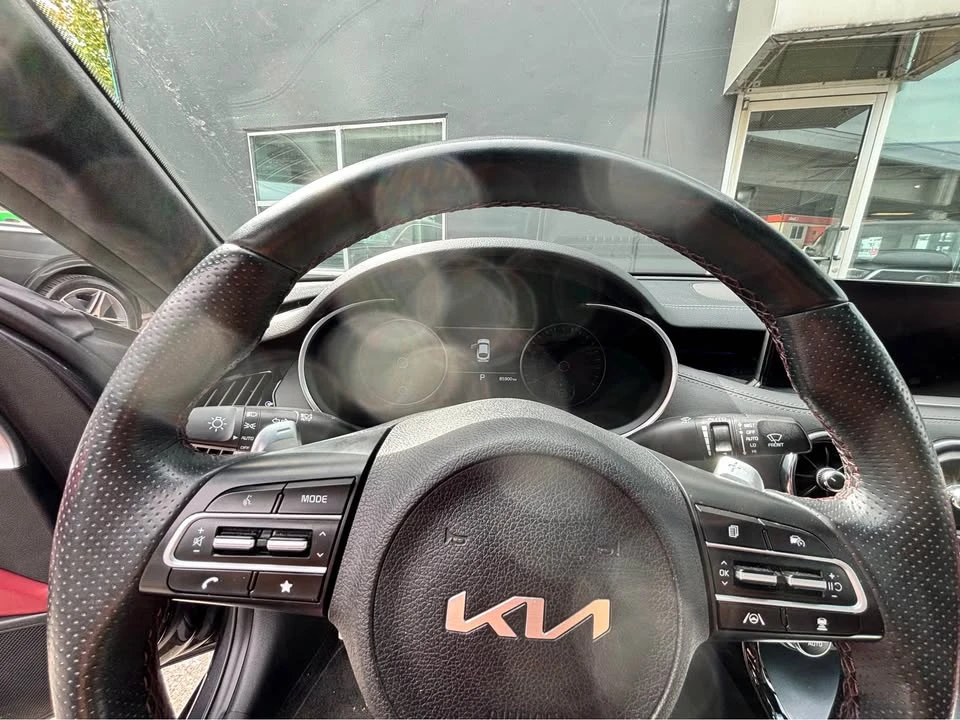 2023 Kia Stinger - Image 9 of 9