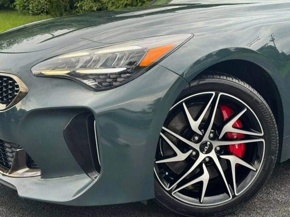 2023 Kia Stinger - Image 2 of 20