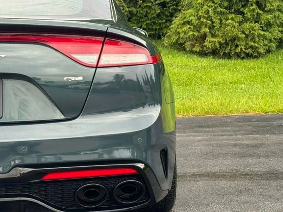 2023 Kia Stinger - Image 9 of 20