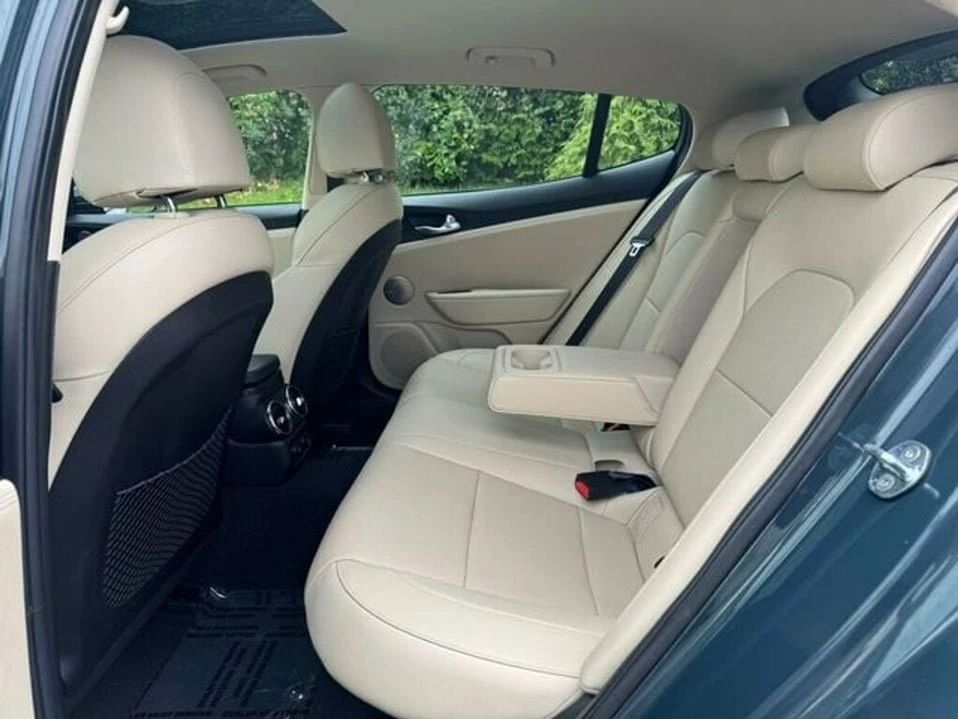 2023 Kia Stinger - Image 18 of 20
