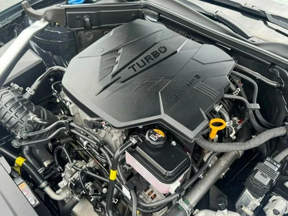 2023 Kia Stinger - Image 15 of 20