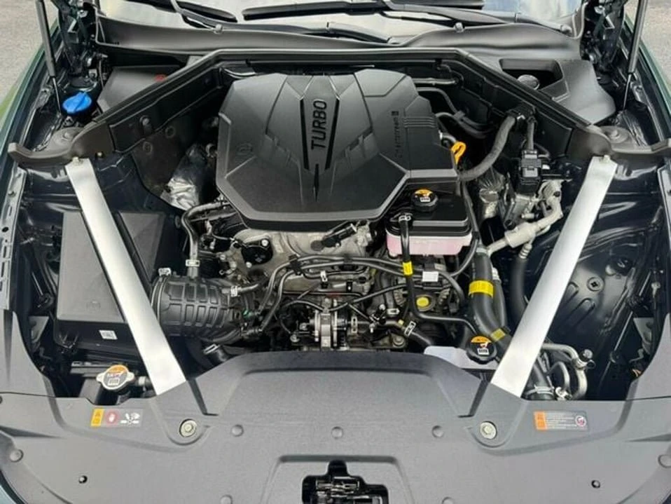 2023 Kia Stinger - Image 14 of 20