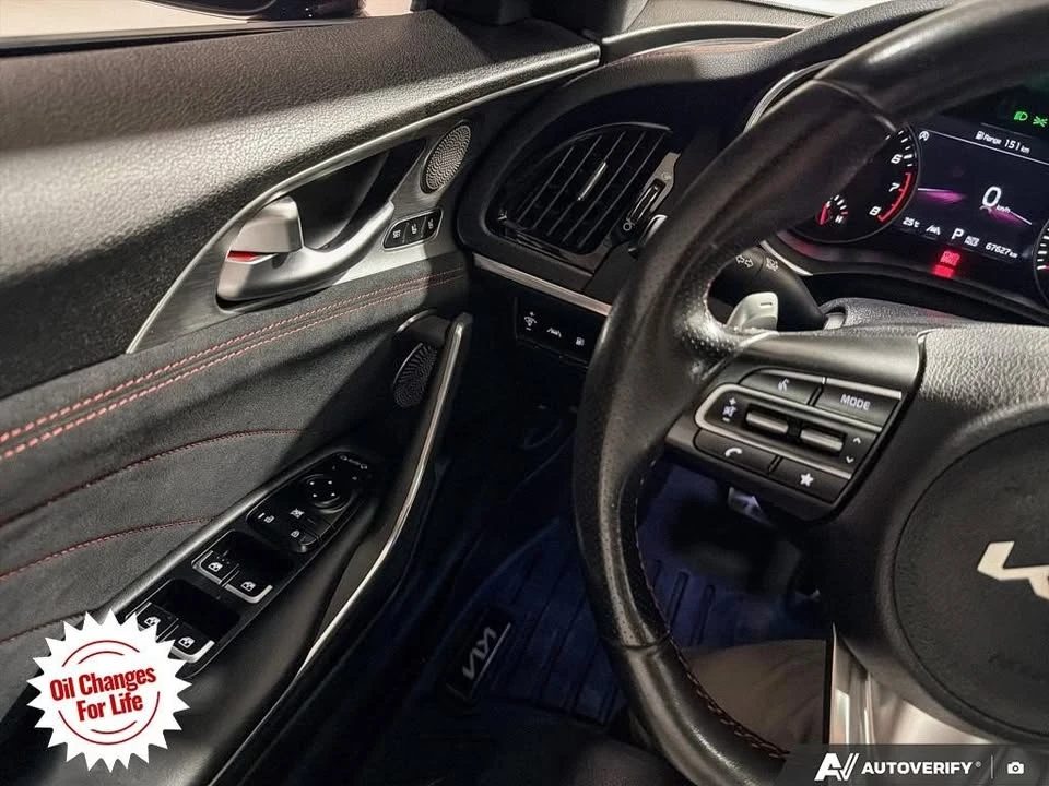 2023 Kia Stinger - Image 15 of 20