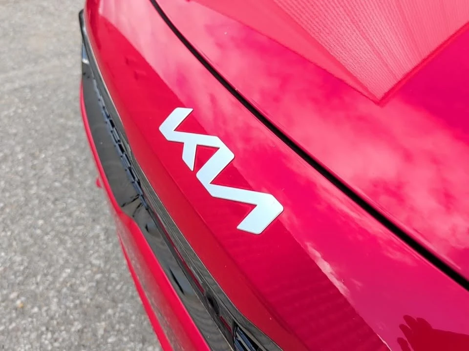 2023 Kia Stinger - Image 10 of 20