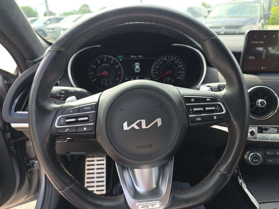 2023 Kia Stinger - Image 18 of 20