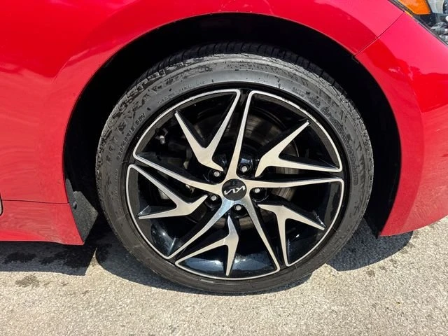 2023 Kia Stinger - Image 9 of 16