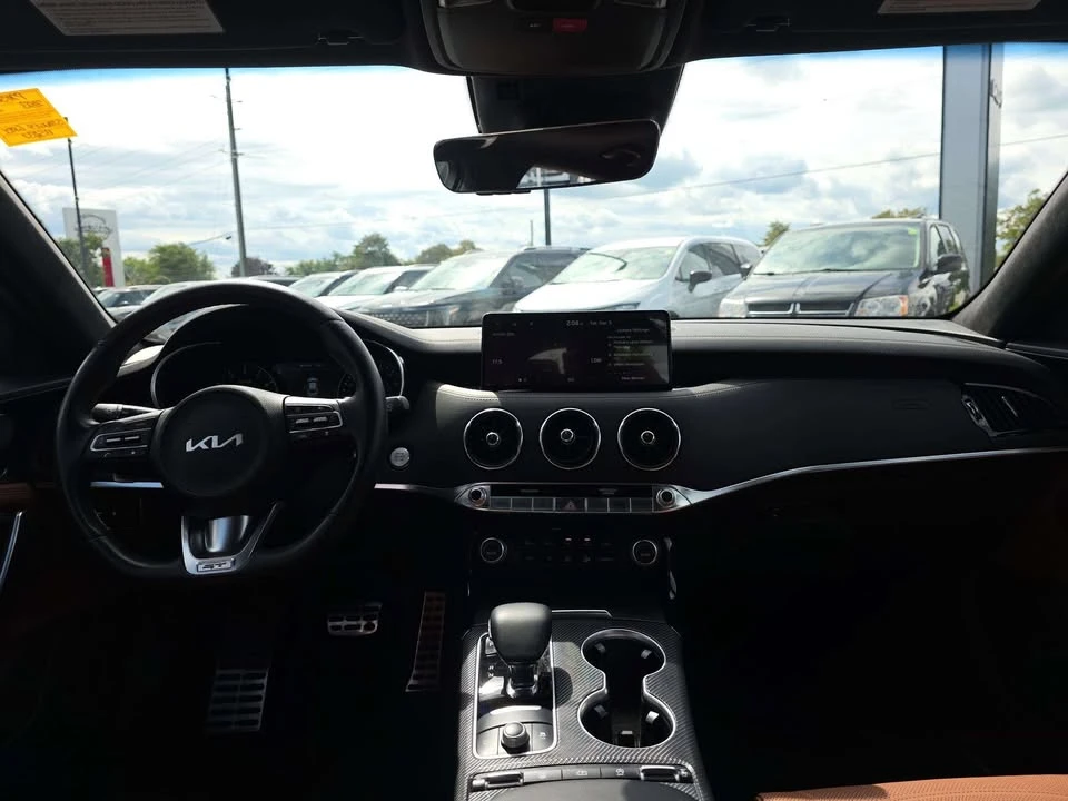 2023 Kia Stinger - Image 15 of 20