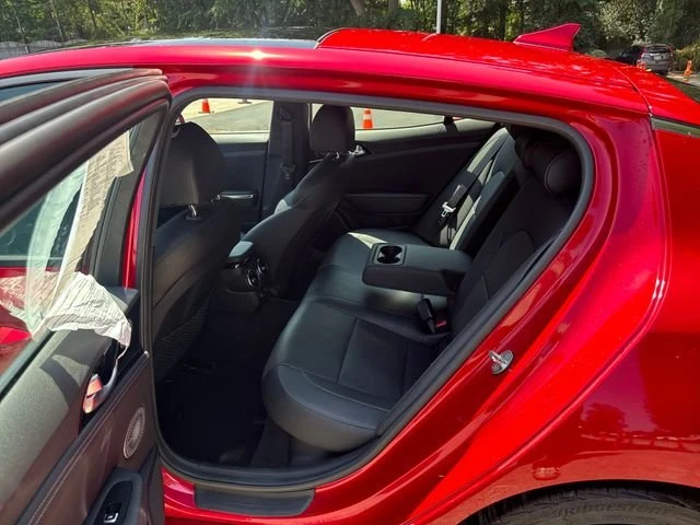 2023 Kia Stinger - Image 13 of 16