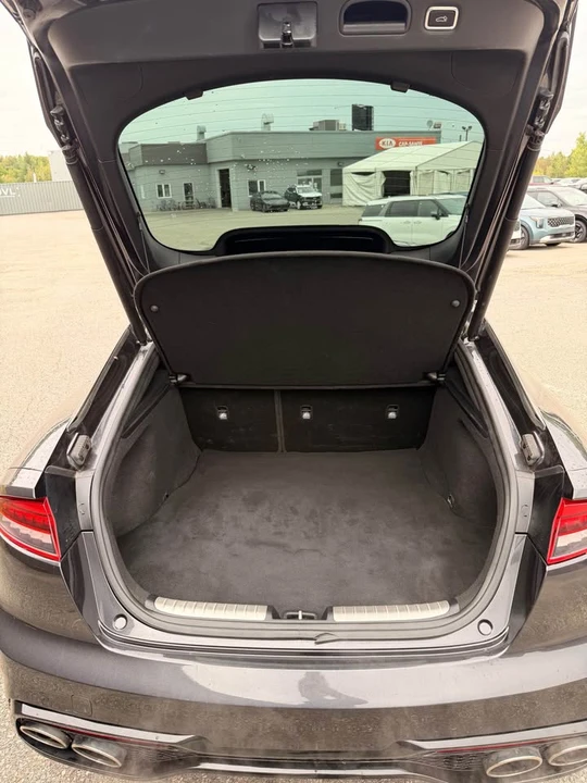 2023 Kia Stinger - Image 10 of 20