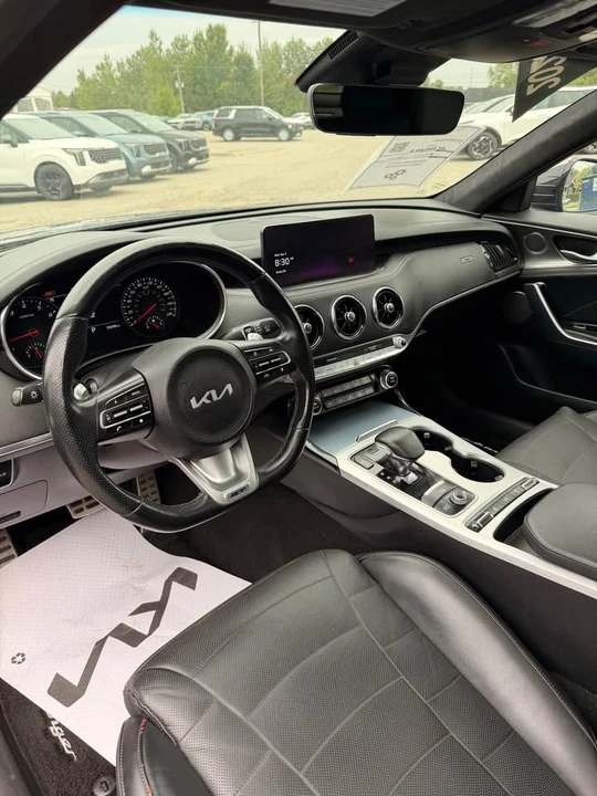 2023 Kia Stinger - Image 15 of 20