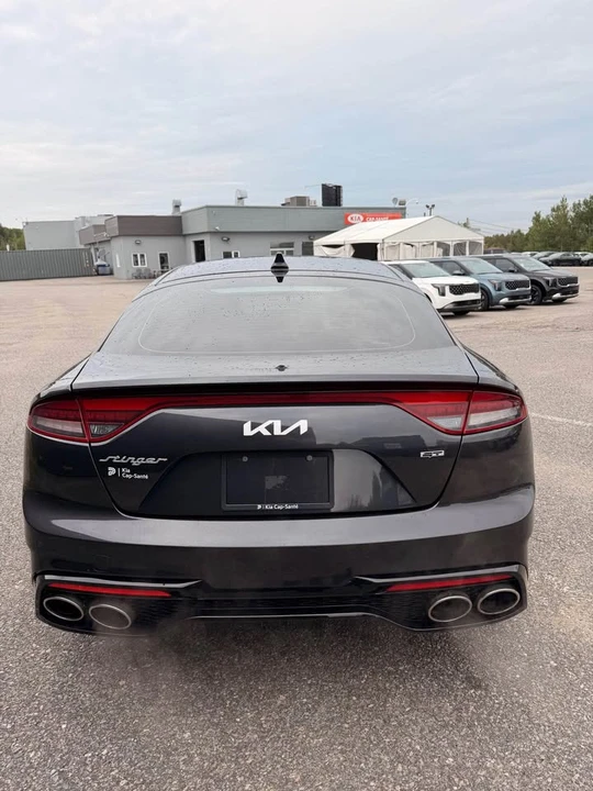 2023 Kia Stinger - Image 9 of 20