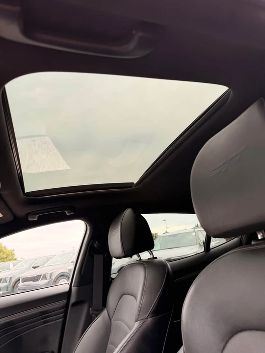 2023 Kia Stinger - Image 19 of 20
