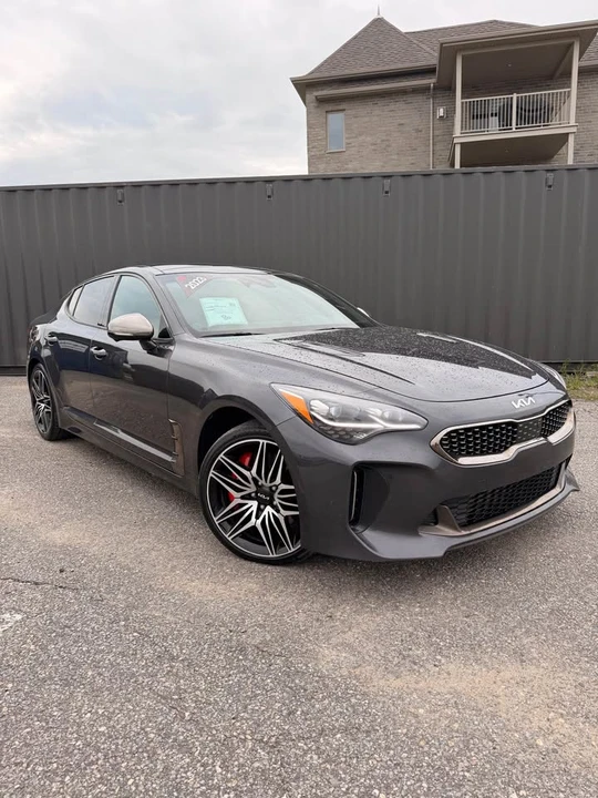 2023 Kia Stinger - Image 2 of 20