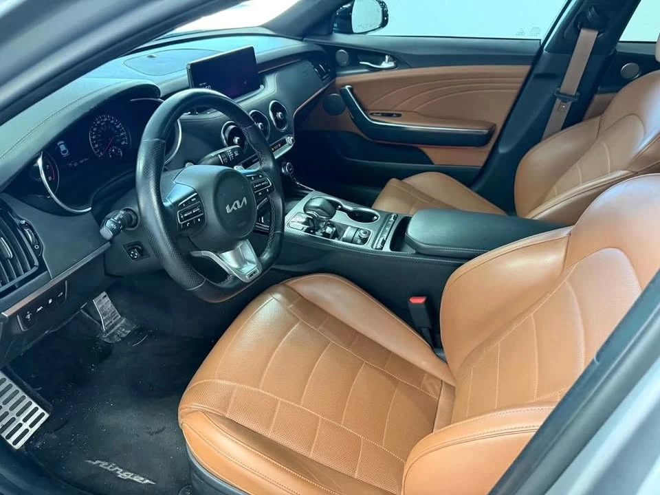 2023 Kia Stinger - Image 9 of 10