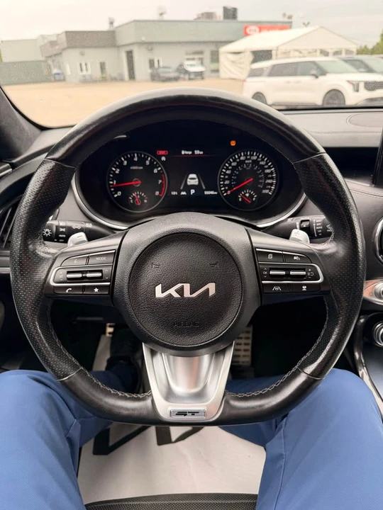 2023 Kia Stinger - Image 16 of 20