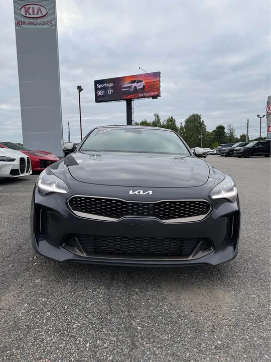 2023 Kia Stinger - Image 2 of 10