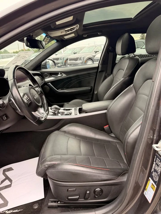 2023 Kia Stinger - Image 13 of 20