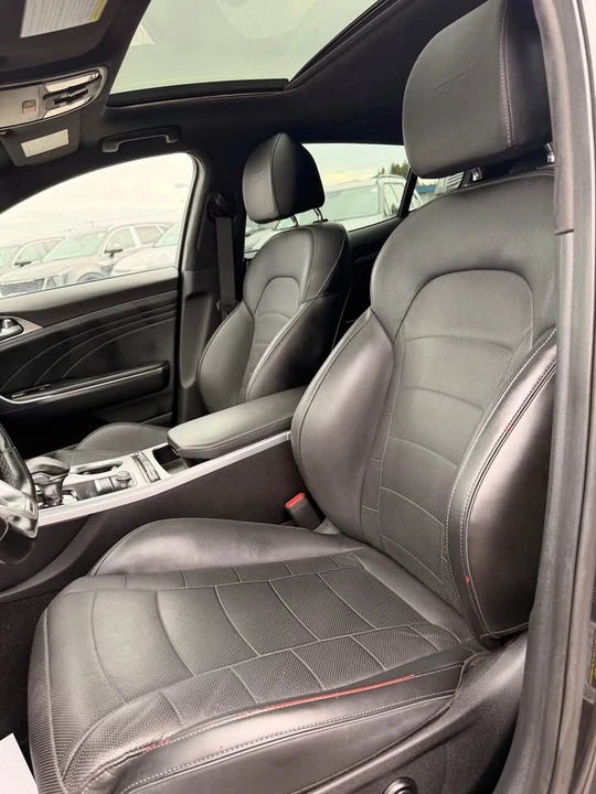 2023 Kia Stinger - Image 14 of 20