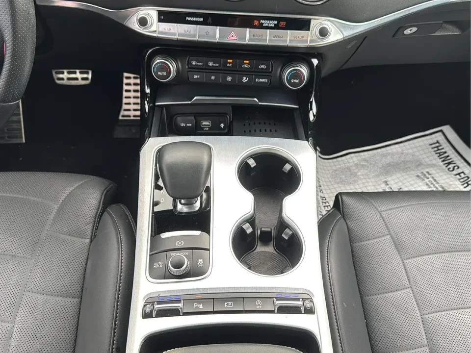2023 Kia Stinger - Image 19 of 20