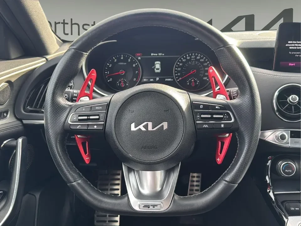 2023 Kia Stinger - Image 15 of 20