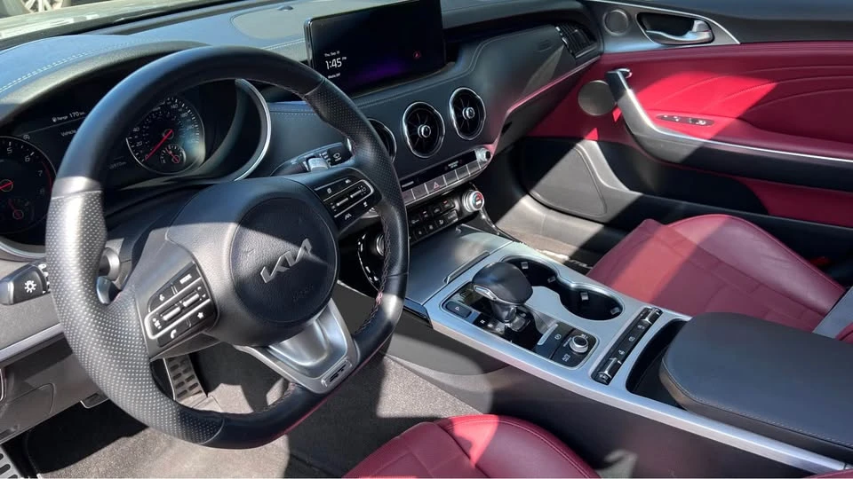 2023 Kia Stinger - Image 14 of 15