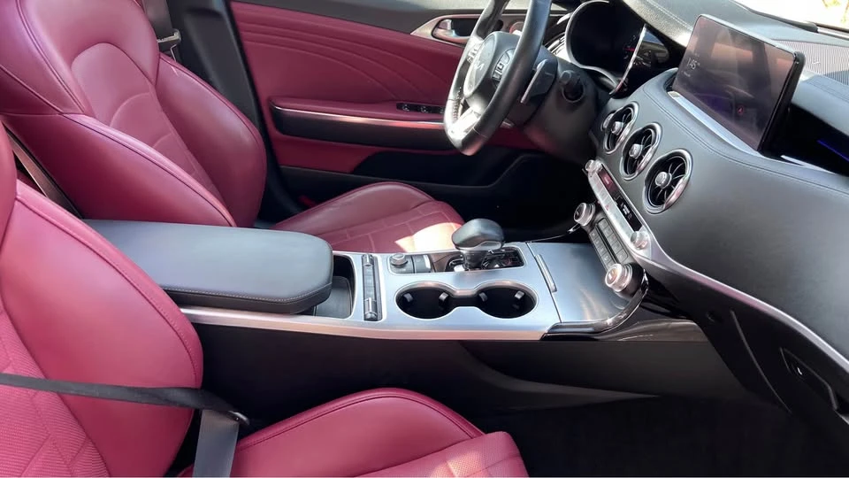 2023 Kia Stinger - Image 12 of 15