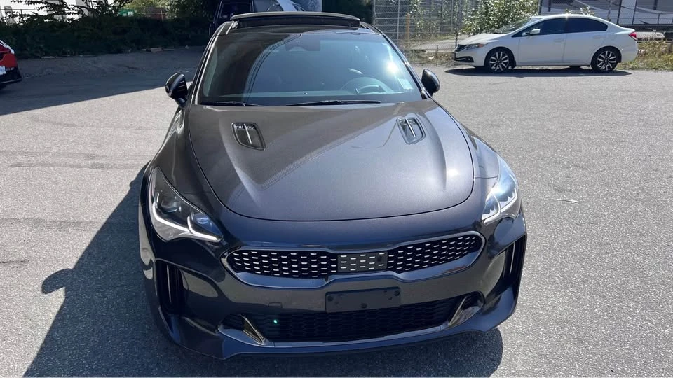 2023 Kia Stinger - Image 2 of 15