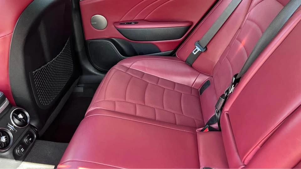 2023 Kia Stinger - Image 15 of 15