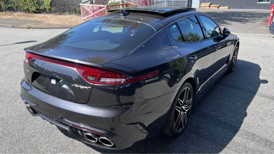 2023 Kia Stinger - Image 9 of 15