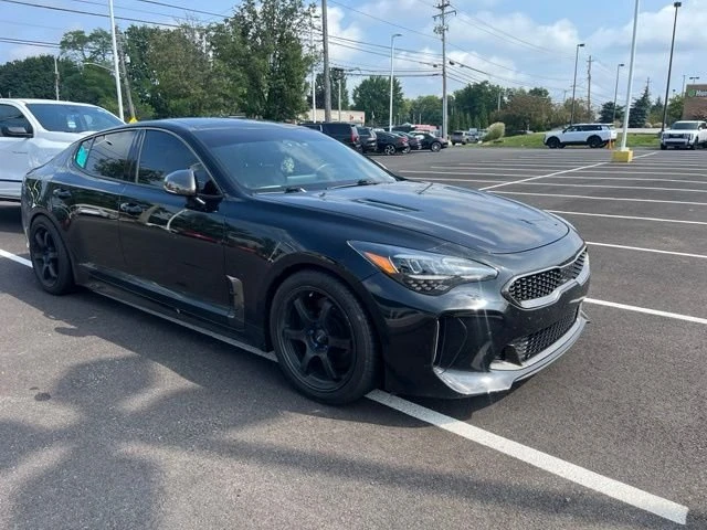 2023 Kia Stinger - Image 2 of 15
