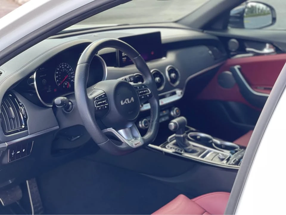2023 Kia Stinger - Image 4 of 5