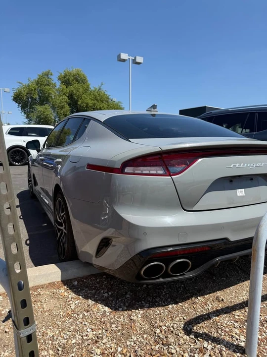 2023 Kia Stinger - Image 4 of 9