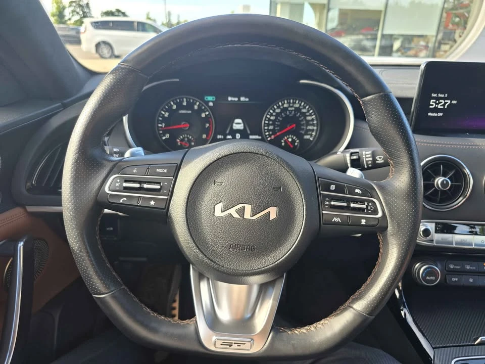 2023 Kia Stinger - Image 10 of 11
