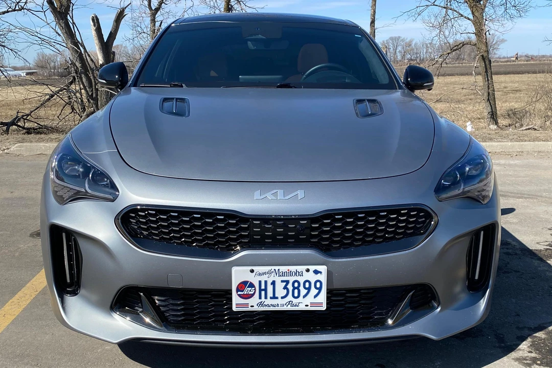 2023 Kia Stinger GT - Image 2 of 31