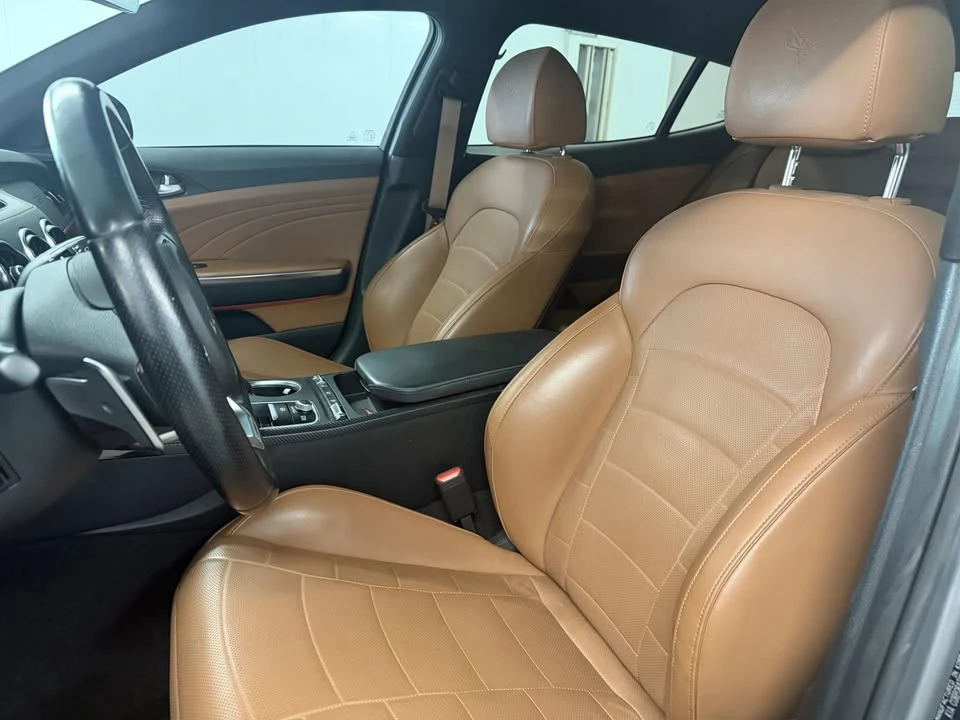 2023 Kia Stinger - Image 10 of 19