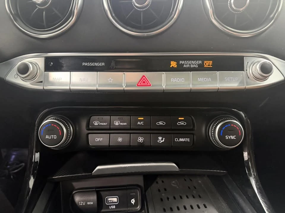 2023 Kia Stinger - Image 16 of 19