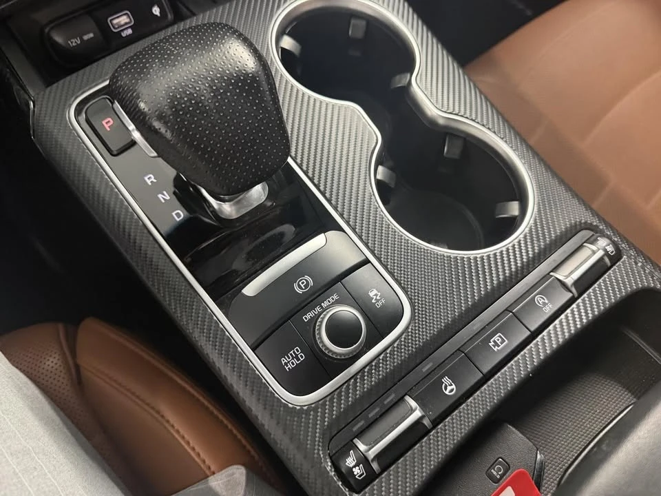 2023 Kia Stinger - Image 17 of 19