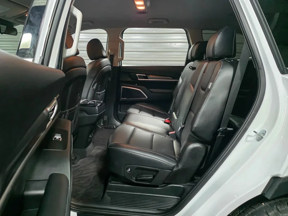 2023 Kia Telluride - Image 15 of 21
