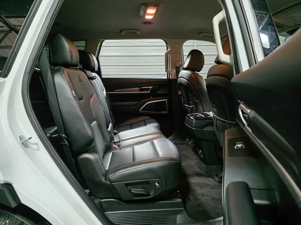 2023 Kia Telluride - Image 17 of 21