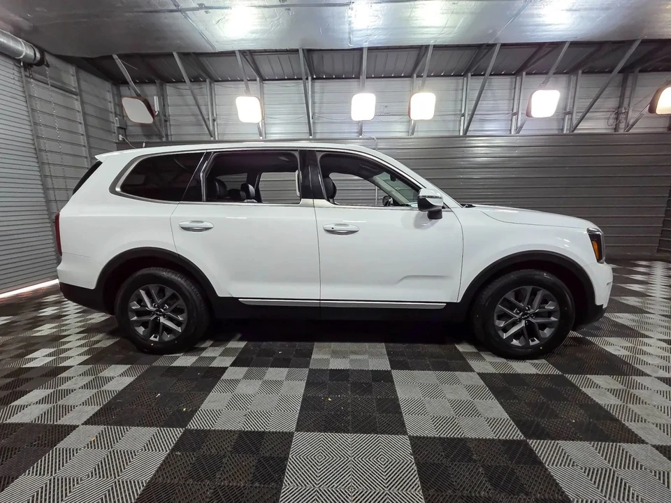 2023 Kia Telluride - Image 9 of 12