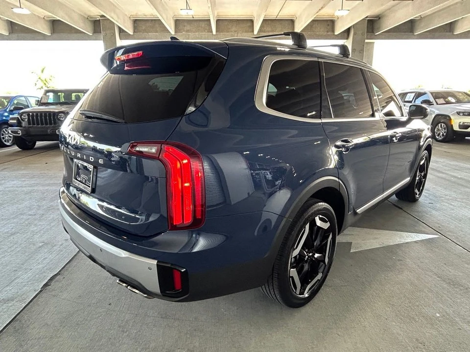 2023 Kia Telluride - Image 4 of 12