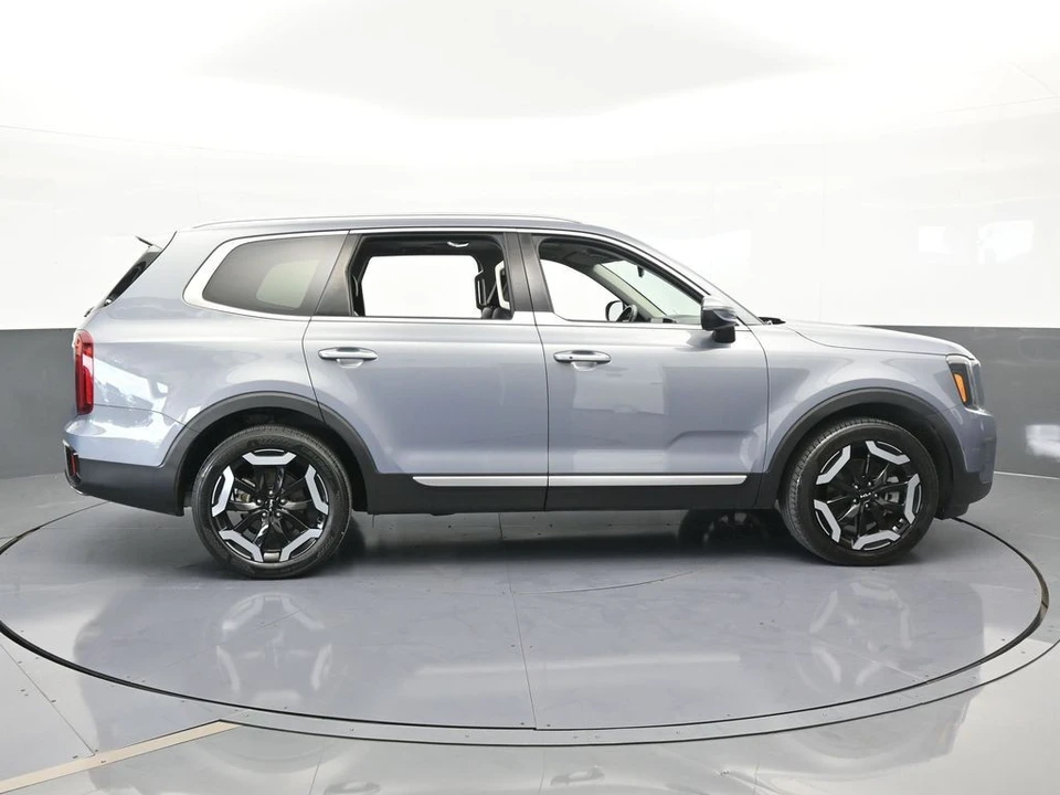 2023 Kia Telluride - Image 7 of 12